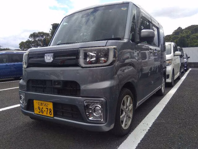 DAIHATSU WAKE