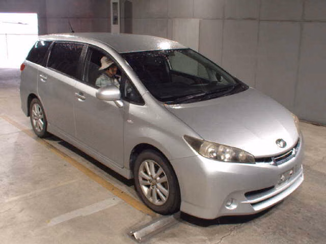 TOYOTA WISH