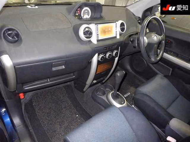 TOYOTA IST