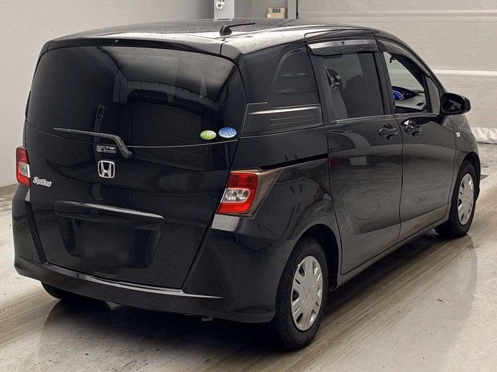 HONDA FREED SPIKE