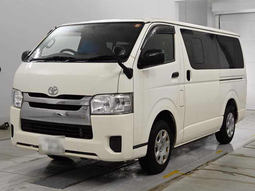 TOYOTA REGIUS ACE