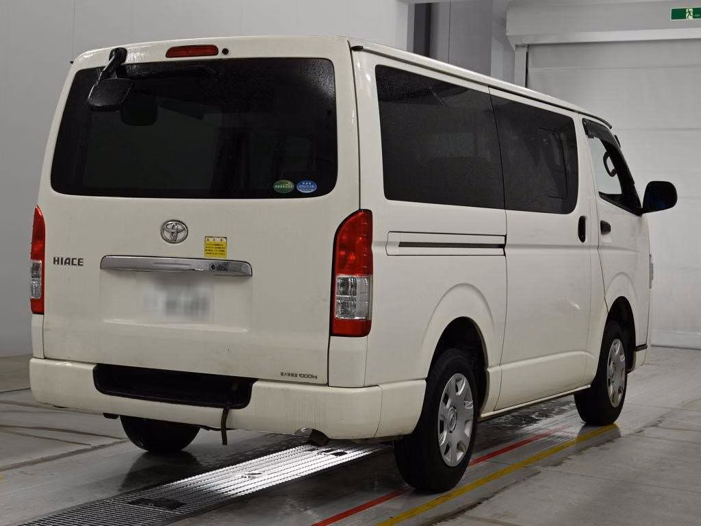 TOYOTA REGIUS ACE