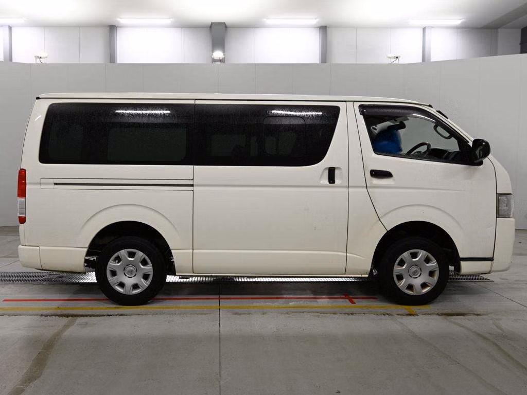 TOYOTA REGIUS ACE