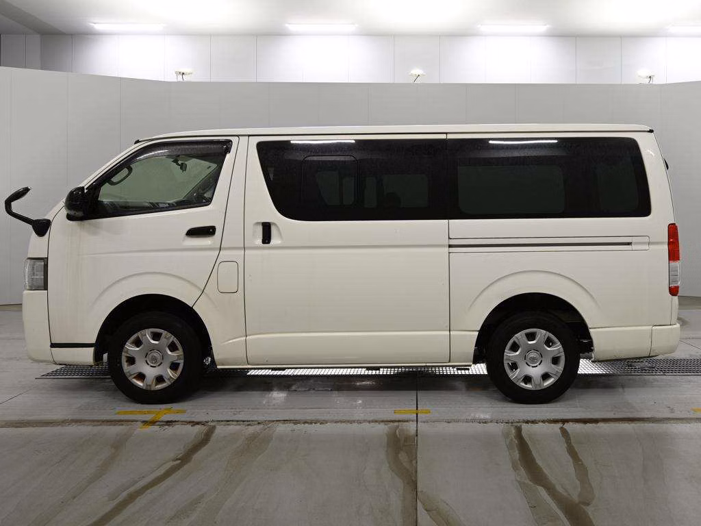 TOYOTA REGIUS ACE