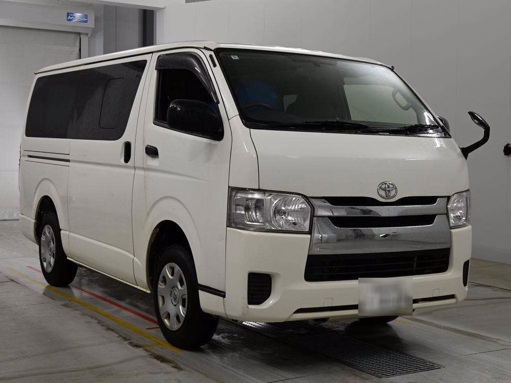 TOYOTA REGIUS ACE