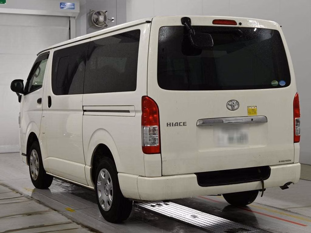 TOYOTA REGIUS ACE