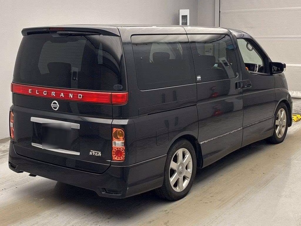 NISSAN ELGRAND