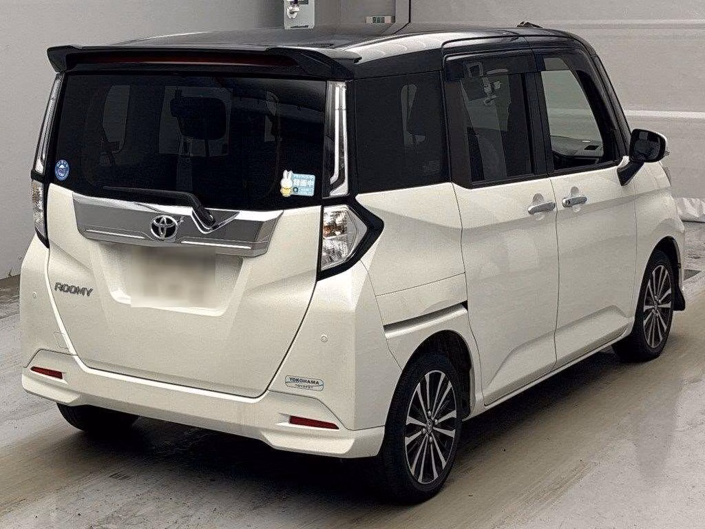 TOYOTA ROOMY