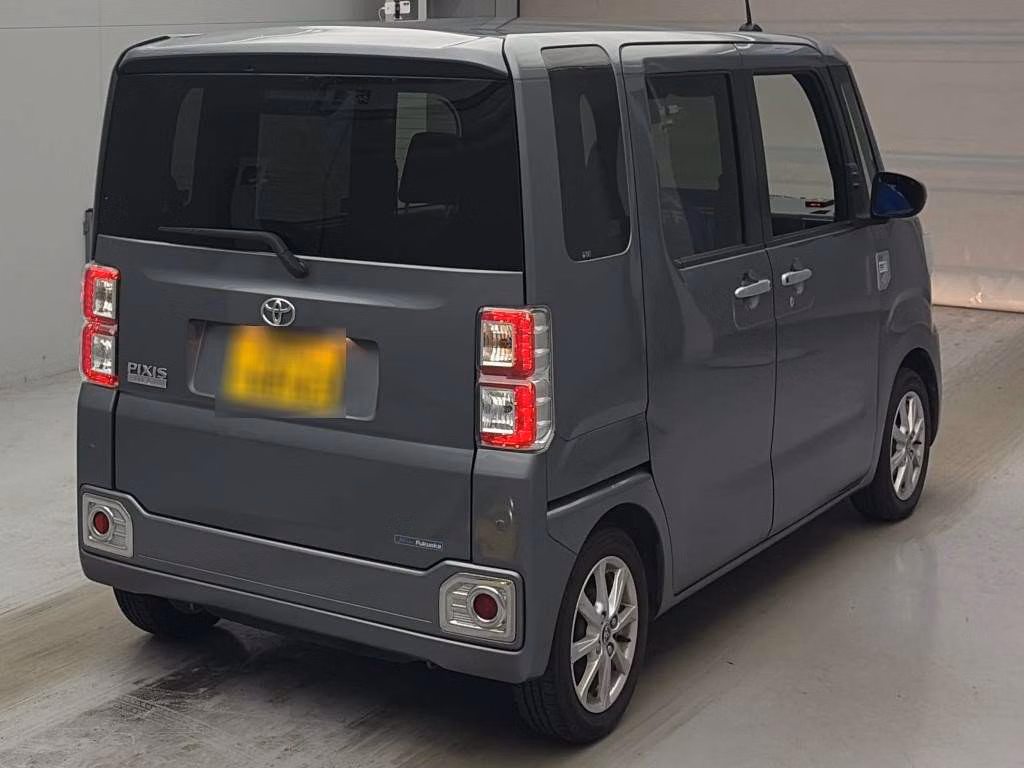 TOYOTA PIXIS MEGA
