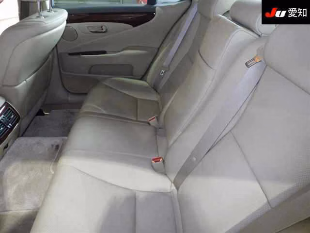 LEXUS LS600H