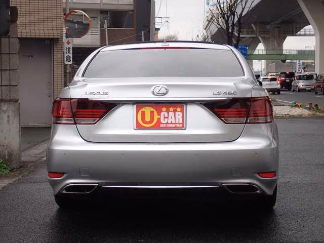 Lexus LS460