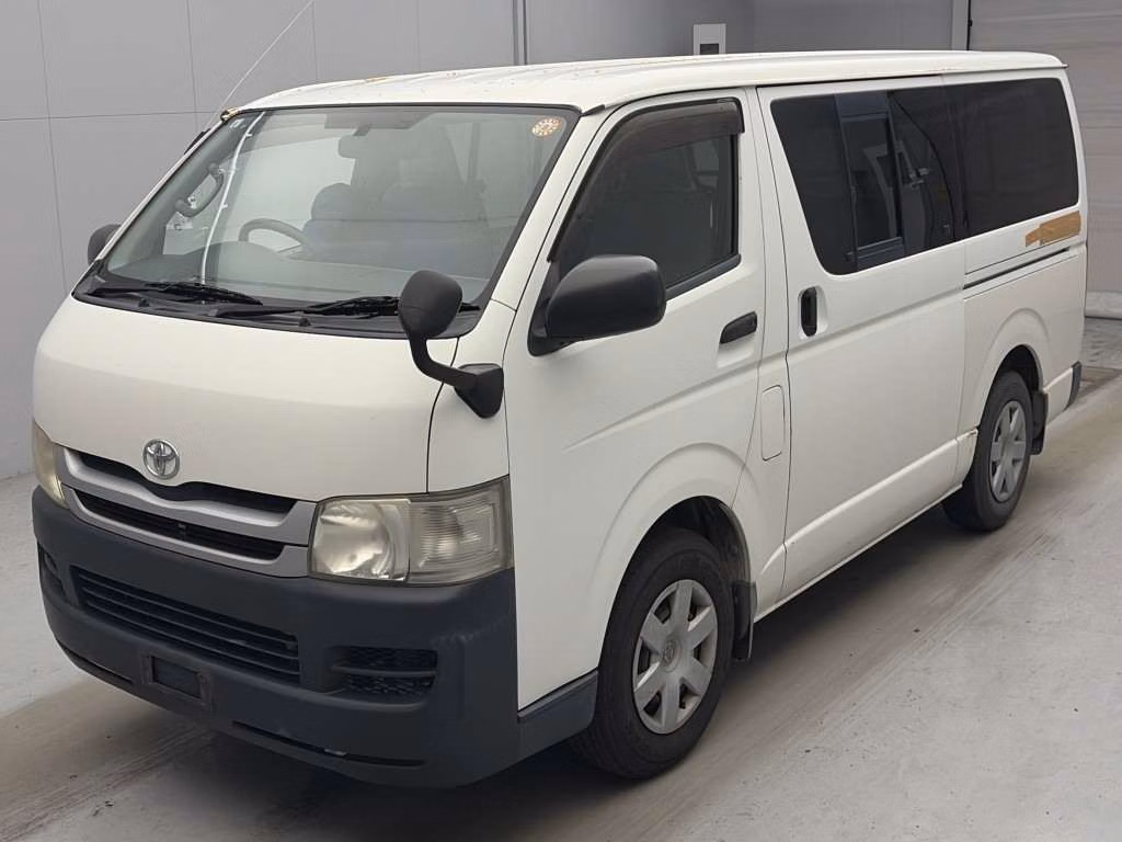 TOYOTA REGIUS ACE