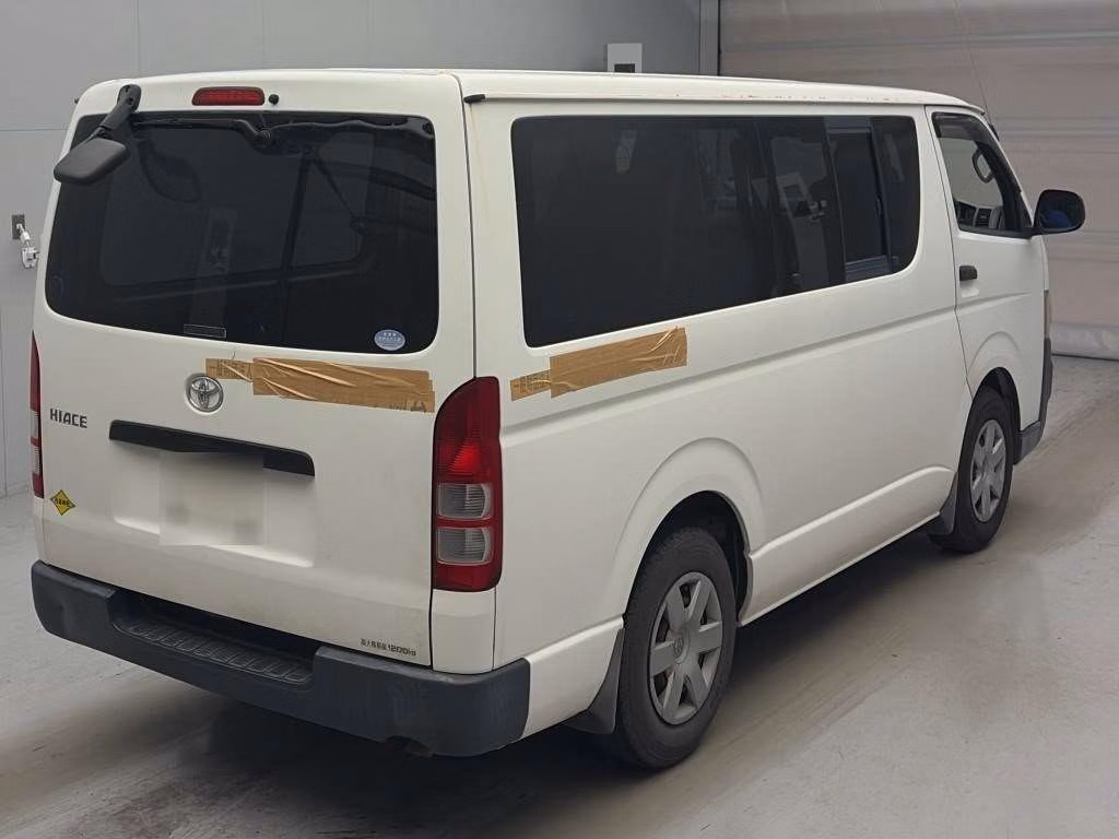 TOYOTA REGIUS ACE