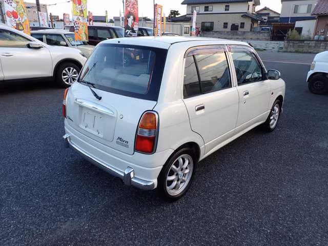 Daihatsu Mira Gino