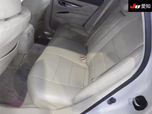 NISSAN FUGA