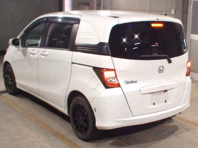 HONDA FREED SPIKE
