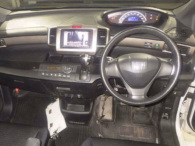 HONDA FREED SPIKE
