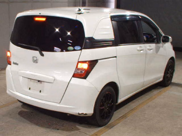 HONDA FREED SPIKE