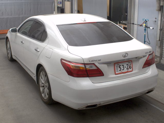 Lexus LS460
