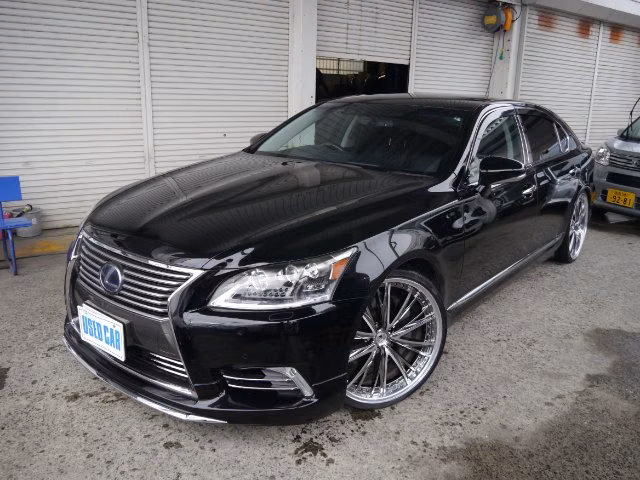 Lexus LS600h