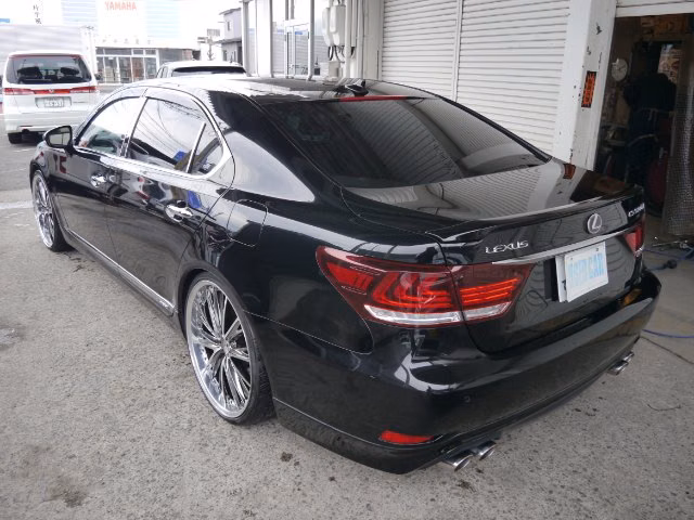Lexus LS600h