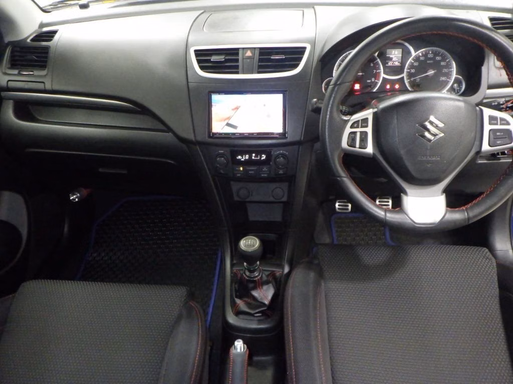 SUZUKI SWIFT