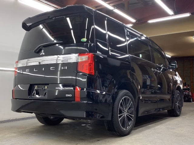 Mitsubishi Delica D:5