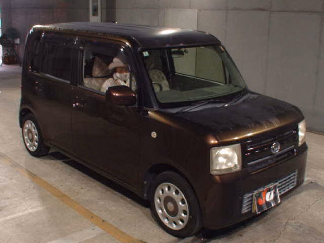 DAIHATSU MOVE CONTE