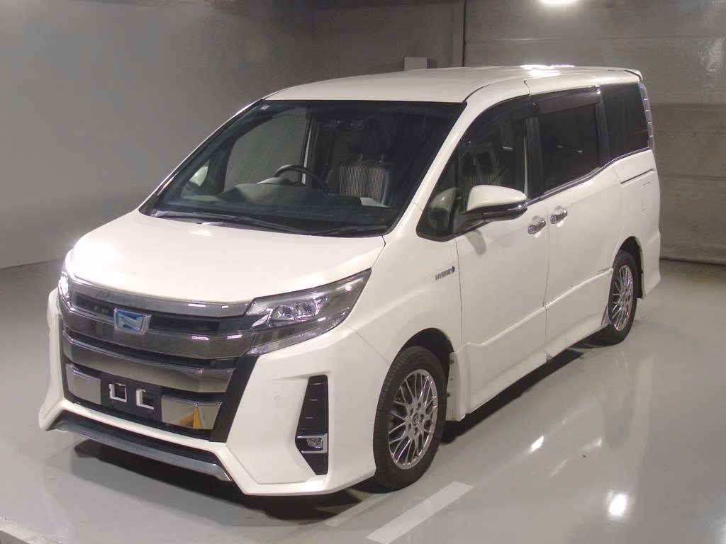 TOYOTA NOAH