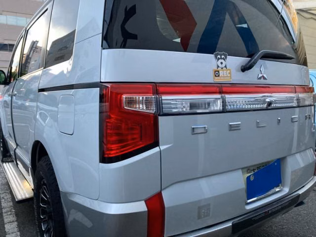 Mitsubishi Delica D:5