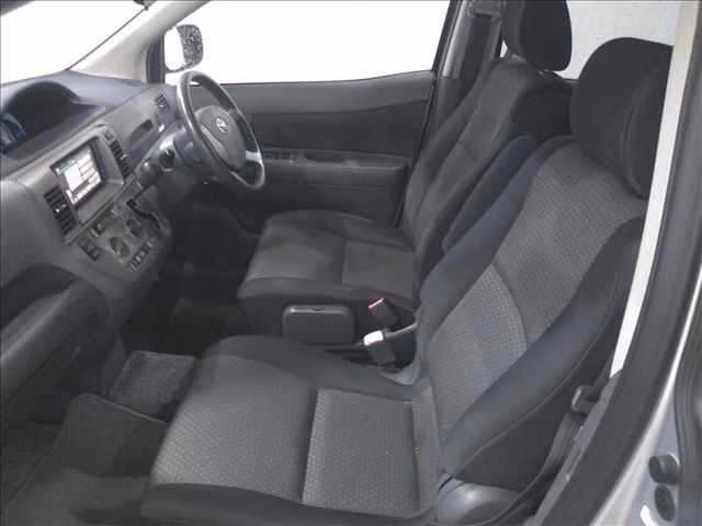 TOYOTA RAUM