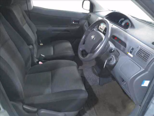 TOYOTA RAUM