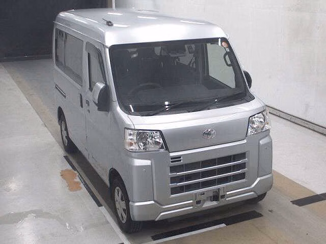 TOYOTA PIXIS VAN