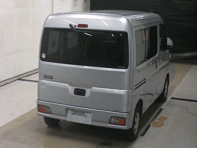 TOYOTA PIXIS VAN