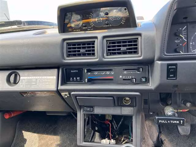 TOYOTA HILUX SURF