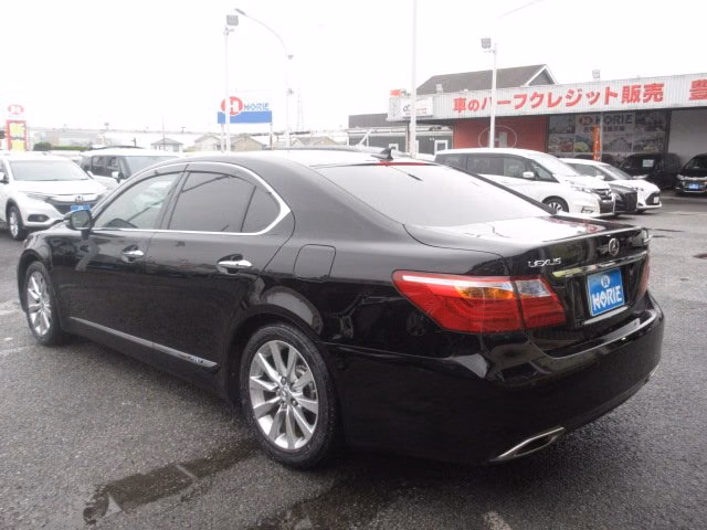 Lexus LS600h