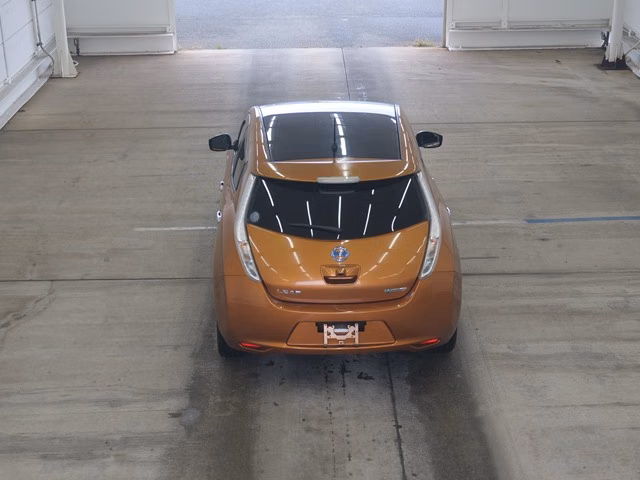 NISSAN LEAF