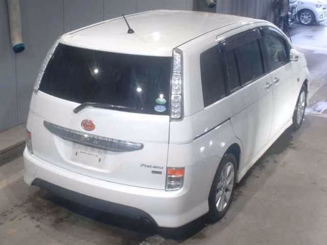 TOYOTA ISIS