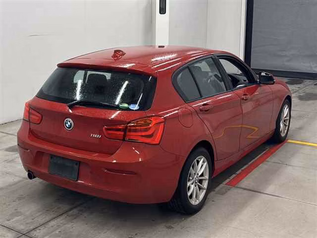 BMW 1-SERIES