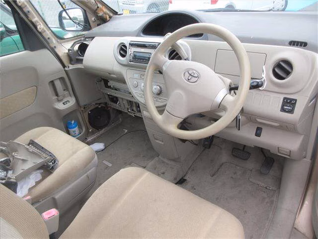 TOYOTA PORTE
