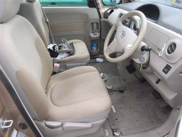 TOYOTA PORTE