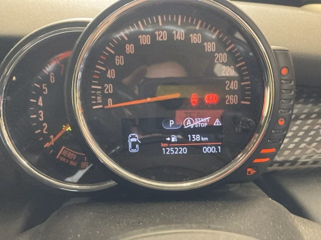 MINI HATCH