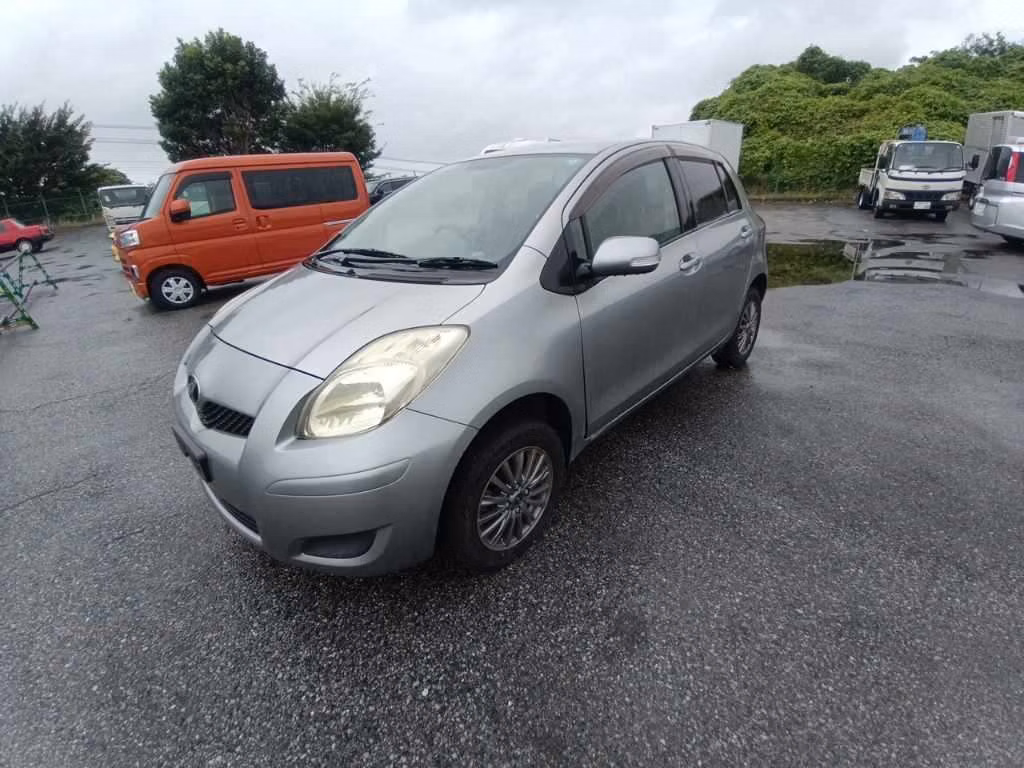 TOYOTA VITZ