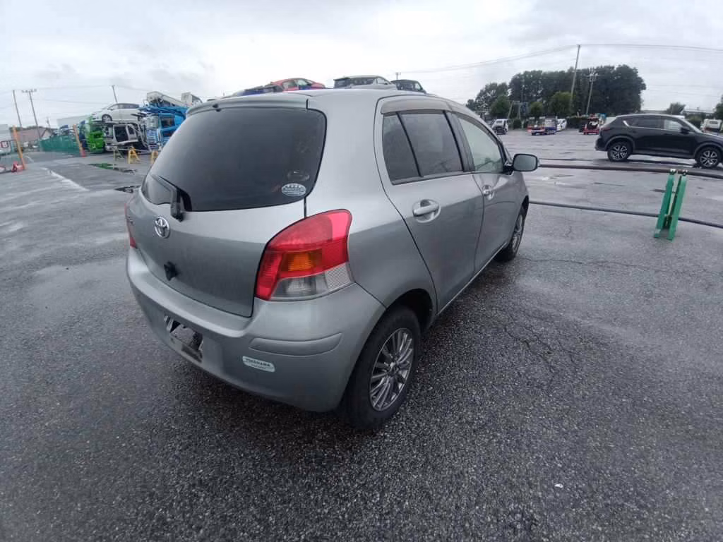 TOYOTA VITZ