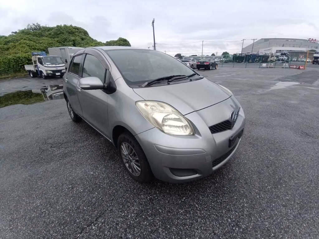 TOYOTA VITZ