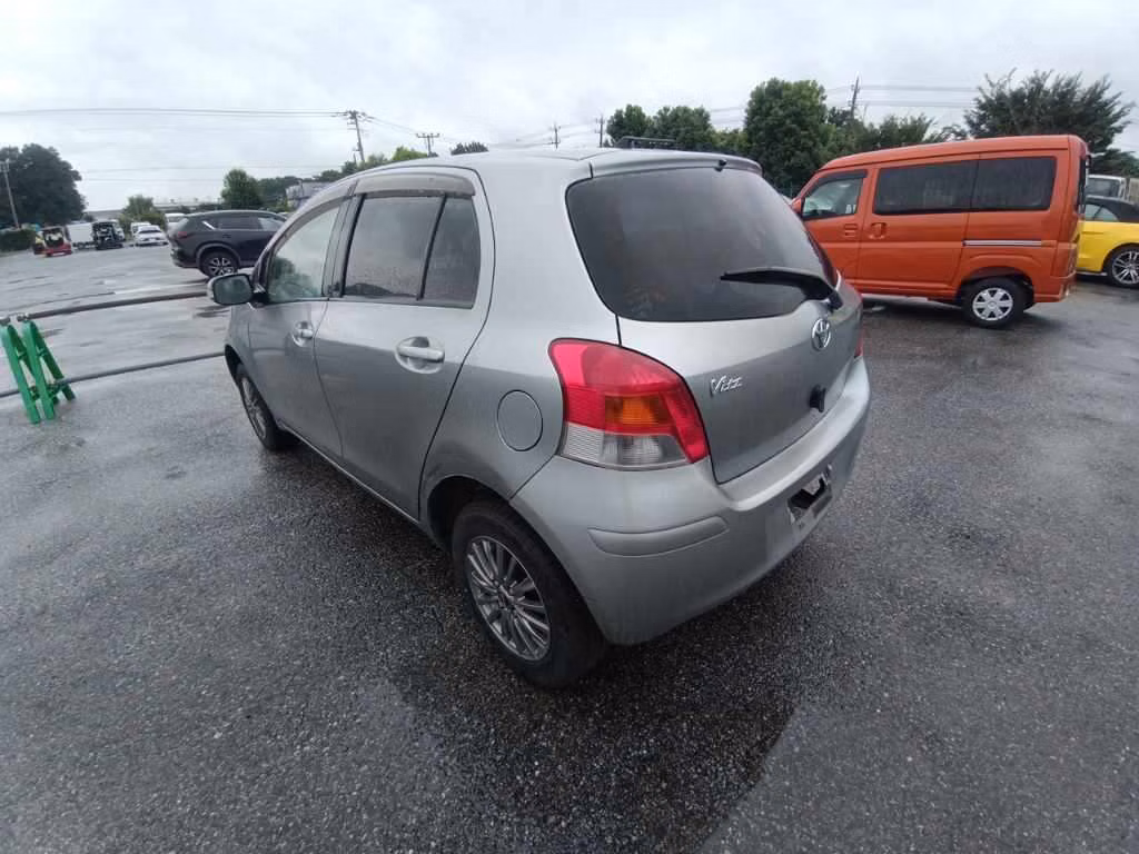 TOYOTA VITZ