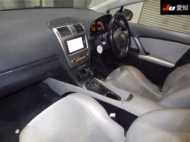 TOYOTA AVENSIS