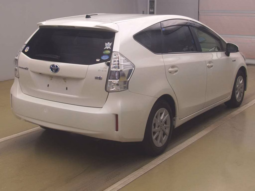 TOYOTA PRIUS ALPHA