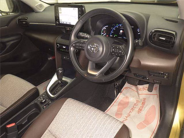 TOYOTA YARIS CROSS