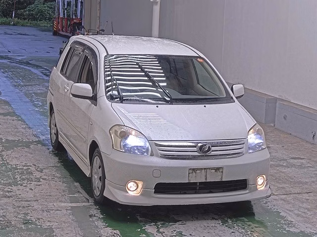 TOYOTA RAUM
